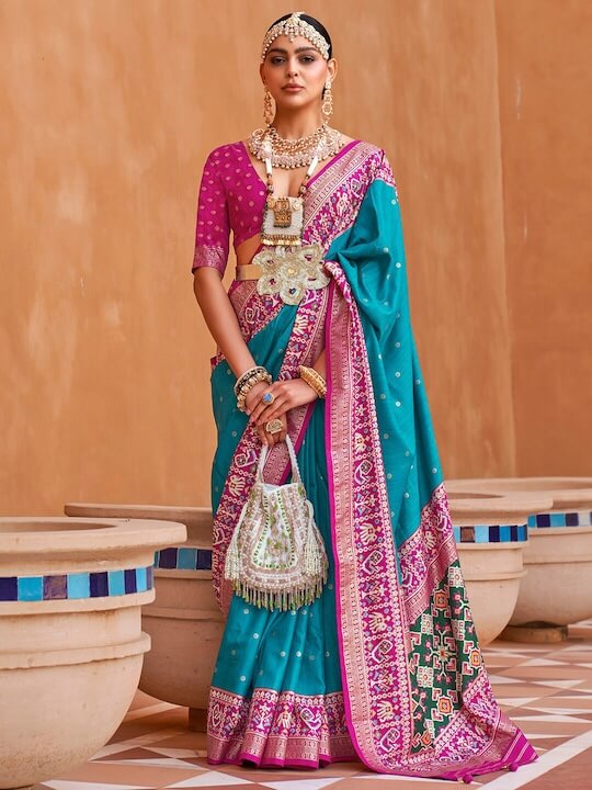 Young men’s winter dark style fashion